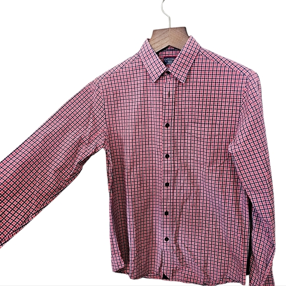 Untuckit medium slim fit men's coral navy plaid button shirt - Picture 1 of 9